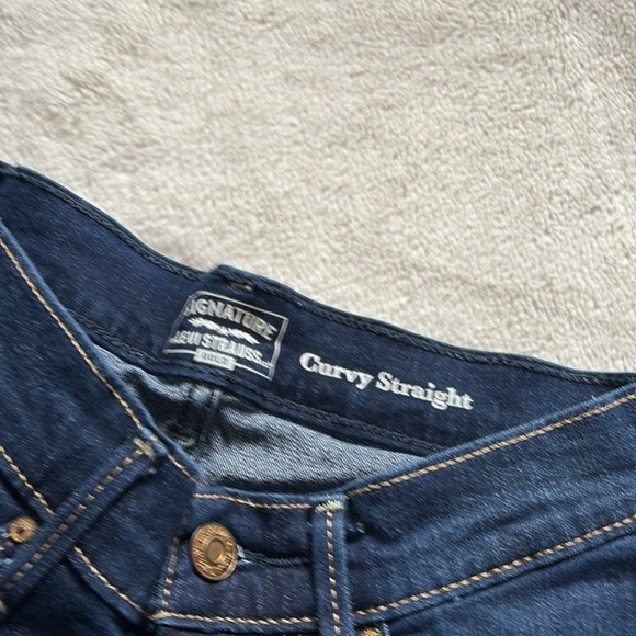 Levi’s Stratus Curves Straight Jeans – Size 26 | Dark Wash Denim | Mid Rise | - Picture 5 of 7